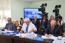 Вазири маориф ва илм бо ҷараёни даври сеюми Озмуни ҷумҳуриявии «Фурӯғи субҳи доноӣ китоб аст» шинос шуд