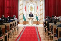 Сарвари давлат Эмомалӣ Раҳмон ба намояндагони сохторҳои қудратӣ ва низомӣ мукофотҳои давлатӣ ва унвону рутбаҳои махсус супориданд