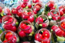 МАСЛИҲАТИ МУТАХАССИС. Чӣ бояд кард, то дар шароити хона консерва безарар ва хушсифат омода шавад?