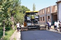 Дар ноҳияи Ҷаббор Расулов 70 километр роҳҳои дохилӣ мумфарш карда шудаанд