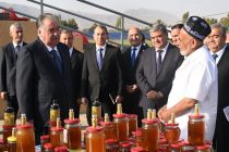 Сафари кории Пешвои миллат Эмомалӣ Раҳмон ба ноҳияи Файзобод оғоз гардид