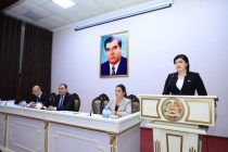 Вакили Маҷлиси намояндагон бо масъулони соҳаи маорифи шаҳри Хуҷанд вохӯрӣ намуд
