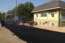 Соҳибкорону сокинони  ноҳияи Восеъ роҳҳои байни деҳаҳоро мумфарш менамоянд