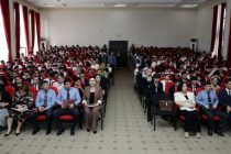 Ба  ҳайати омӯзгорон ва хонандагон дар ноҳияҳои Шоҳмансур ва Фирдавсӣ қонунҳо ва санадҳои меъёрии ҳуқуқӣ шарҳ дода шуданд