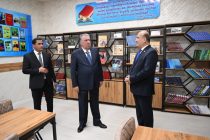 Сарвари давлат Эмомалӣ Раҳмон дар ноҳияи Файзобод бинои нави маъмурии Кумитаи иҷроияи ҲХДТ-ро ифтитоҳ намуданд