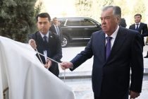 Президенти Ҷумҳурии Тоҷикистон Эмомалӣ Раҳмон дар ноҳияи Темурмалик варзишгоҳи марказиро ба истифода доданд