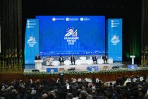Эмомалӣ Раҳмон: «Дар даҳ соли охир суръати миёнасолонаи рушди иқтисоди миллии мамлакати мо дар сатҳи 7,6 фоиз таъмин гардид»