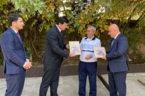 Сокинони шаҳри Кӯлоб соҳиби туҳфаи Пешвои миллат — «Шоҳнома»-и  Абулқосим Фирдавсӣ мегарданд