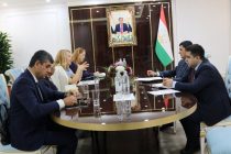 Баҳодур Шерализода ва Татяна Молчан Барномаи давлатии рушди маърифат ва фарҳанги экологиро баррасӣ намуданд