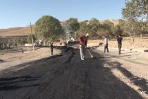 35-СОЛАГИИ ИСТИҚЛОЛИ ДАВЛАТӢ. Дар ноҳияи  Муъминобод роҳҳо таъмиру навсозӣ мегарданд