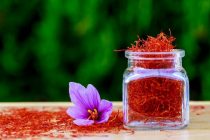 МАСЛИҲАТИ МУТАХАССИС. Аз заъфарон беш аз 300 номгӯй дору омода карда мешавад