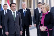 Рустами Эмомалӣ ва Валентина Матвиенко ба  «Мактаби таҳсилоти миёнаи умумии ба номи Ю.А. Гагарини шаҳри Душанбе»  ташриф оварданд