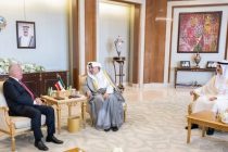 Сафири Тоҷикистон бо вазири Девони амирии Давлати Кувайт вохӯрӣ намуд