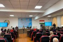 Дар Донишгоҳи байналмилалии забонҳои хориҷии Тоҷикистон рушди омӯзиши забонҳои хориҷӣ баррасӣ гардид