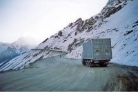 Вазорати нақлиёти Тоҷикистон: «Новобаста аз боридани барф дар минтақаҳои кӯҳӣ ва ағбаҳо роҳҳои мошингарди ҷумҳурӣ кушода аст»