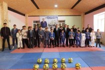 Бахшида ба Рӯзи Президент дар деҳаи Андарбаки  ноҳияи Ванҷ толори муосири варзишӣ ба истифода дода шуд