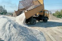 Ширкати саҳомии «Инновейтив Роуд Солюшнз ЛТД» дар Тоҷикистон IRS 17 400 тонна маводи зиддилағзиш захира намудааст