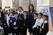 Дилрабо Мансурӣ бо ҷараёни баргузории рӯзи якуми даври ниҳоии озмуни «Фурӯғи субҳи доноӣ китоб аст» шинос шуд