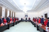 Дар «Саноатсодиротбонк» Рӯзи Парчами давлатиро таҷлил намуданд