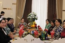 «ЗАН ВА ЗАМОН: 26 СОЛИ МУЗАФФАРИЯТ». Дар Душанбе таҳти ин унвон ҳамоиши сиёсию фарҳангӣ доир шуд