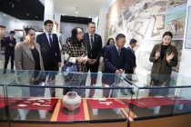 Ҳайати ҳунарии Ҷумҳурии Мардумии Чин бо Осорхонаи миллии Тоҷикистон шинос шуд