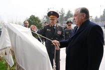 Президенти Ҷумҳурии Тоҷикистон Эмомалӣ Раҳмон дар шаҳри Бохтар бинои нави маъмурӣ ва хобгоҳро дар қисми ҳарбии 3503-и Қӯшунҳои дохилии Вазорати корҳои дохилӣ ифтитоҳ намуданд