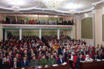 Раиси Маҷлиси намояндагон Файзалӣ Идизода ба сокинони Рашт нуктаҳои асосии Паёми Президенти Тоҷикистонро  шарҳ дод