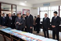 Донишгоҳи давлатии Кӯлоб ба хазинаи Китобхонаи оммавии вилояти Хатлон 400 нусха китоб тақдим намуд