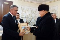 Туҳфаи Президенти Тоҷикистон — «Шоҳнома»-и Фирдавсӣ ба Зафаробод расид