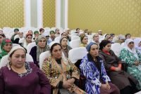 Ба занону духтарони ноҳияи Рашт татбиқи стратегияҳои миллӣ фаҳмонида мешавад