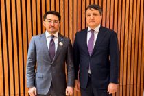 Вазири саноат ва технологияҳои нав бо муовини Сарвазир – Вазири зеҳни сунъӣ ва рушди рақамии Қазоқистон вохӯрӣ намуд