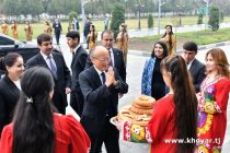 Масато Канда  бо  имконоти таълимӣ ва инфрасохтори муосири Донишгоҳи байналмилалии сайёҳӣ ва соҳибкории Тоҷикистон шинос шуд