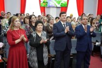 Модар қиматтарин неъмати дунё ва ҳимматбаландтарин шахси башарият аст