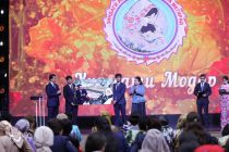 «ҲИКМАТИ МОДАР». Бо иштироки зиёда аз 700 нафар фаъолзанон барномаи бошукуҳи идона доир гардид