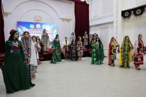 ГУЛҲОИ ВАТАН ШУКУФТА БОЛОИ ЧАКАН. Дар Академияи идоракунии давлатӣ ҳамоиши фарҳангӣ доир шуд