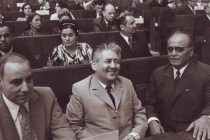 ХУБ ШУД, КИ ЗАН БА ДАВЛАТ ЁР ШУД. Васфи зан — модар дар осори Мирзо Турсунзода