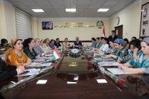 Модар сарчашмаи меҳру муҳаббат ва неруи бузурги маънавии ҷомеа мебошад