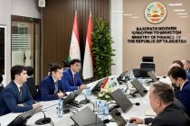Дар Вазорати молияи Тоҷикистон татбиқи лоиҳаҳои нақлиёту энергетика баррасӣ гардид
