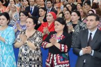 МОДАР — САРЧАШМАИ МЕҲРУ МУҲАББАТ. Дар ноҳияи Шоҳмансур ҳамоиши идонаи фарҳангӣ – фароғатӣ доир шуд