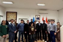 Сафири Тоҷикистон бо донишҷӯёни тоҷик дар шаҳри Вена мулоқот намуд