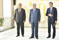 Пешвои миллат Эмомалӣ Раҳмон дар шаҳри Исфара ба таври фосилавӣ як қатор иншооти иҷтимоиро мавриди истифода қарор доданд