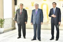 Пешвои миллат Эмомалӣ Раҳмон дар шаҳри Исфара ба таври фосилавӣ як қатор иншооти иҷтимоиро мавриди истифода қарор доданд