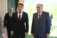 Пешвои миллат Эмомалӣ Раҳмон дар ноҳияи Данғара ба бунёди марҳилаи дуюми Маҷмааи парандапарварии «Мармарӣ» санги асос гузоштанд