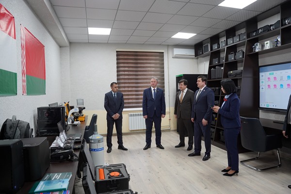 Озмоишгоҳи таҳқиқоти трансформатсияи техногении муҳити геологӣ, назорати радиатсионӣ ва амнияти ядроӣ ба истифода дода шуд