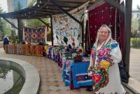 Намоиш-фурӯши маҳсулоти ҳунармандии занони Хатлон дар Душанбе то 15 апрел идома меёбад