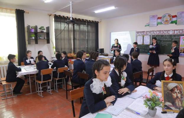 Дар Хуҷанд ғолибони даври шаҳрии озмуни «Омӯзгори сол» дарсҳои намунавӣ пешниҳод намуданд