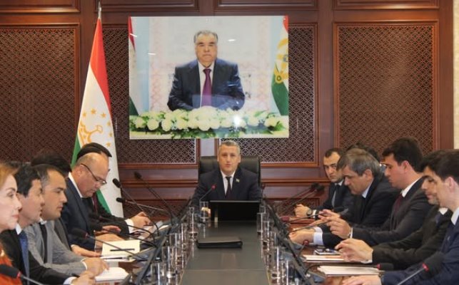 Дурнамои рушди соҳаҳои маориф, тандурустӣ, меҳнат, муҳоҷират ва шуғли аҳолӣ муаррифӣ карда шуд