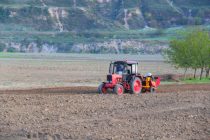 Заминҳои бекорхобидаи ноҳияи Нуробод ба гардиши кишоварзӣ ворид карда шуданд