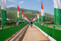 ОБОД СОХТАНИ ВАТАН ИБОДАТ АСТ! Соҳибкори ватанӣ дар болои дарёи Кофарниҳон ба маблағи 5 миллион сомонӣ  кӯпруки мошингузар сохт