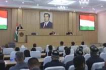 Кормандони Суди конститутсионии Тоҷикистон бо аҳли ҷамоати шаҳри Турсунзода вохӯрӣ намуданд